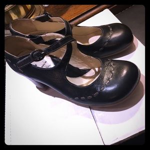 Malibran Operetta John Fluevog Mary Janes